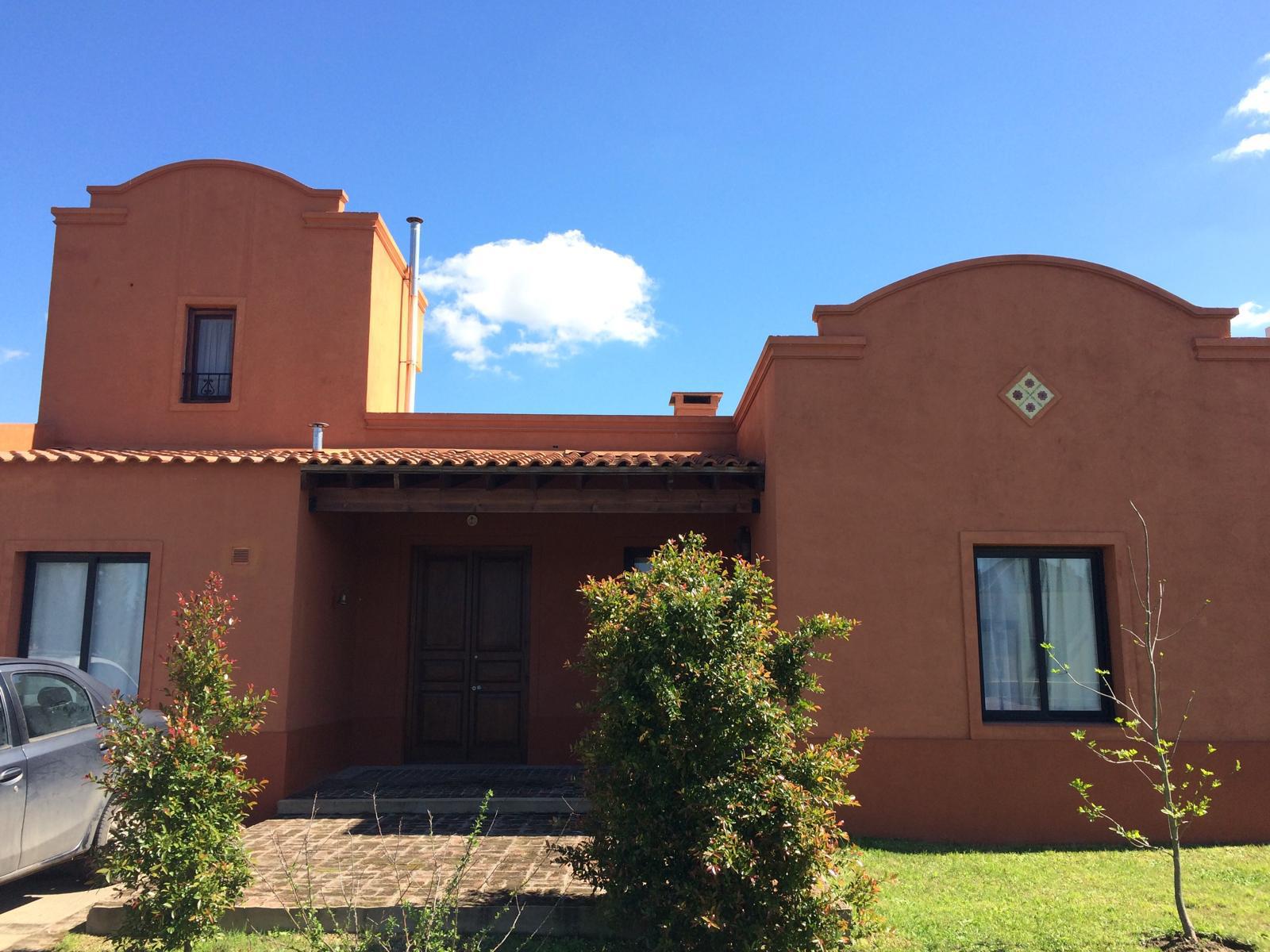 #5071514 | Alquiler | Casa | San Benito (Alberto Bieule Propiedades)