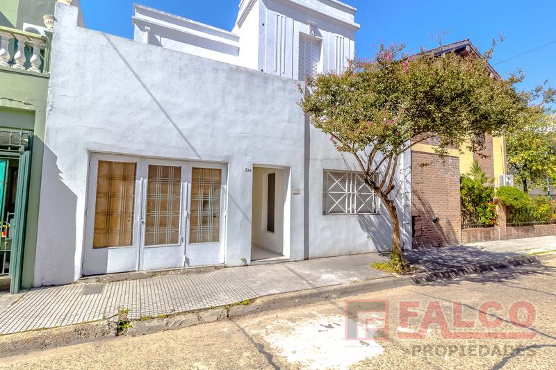 #1260957 | Venta | Casa | Liniers (Falco Propiedades)