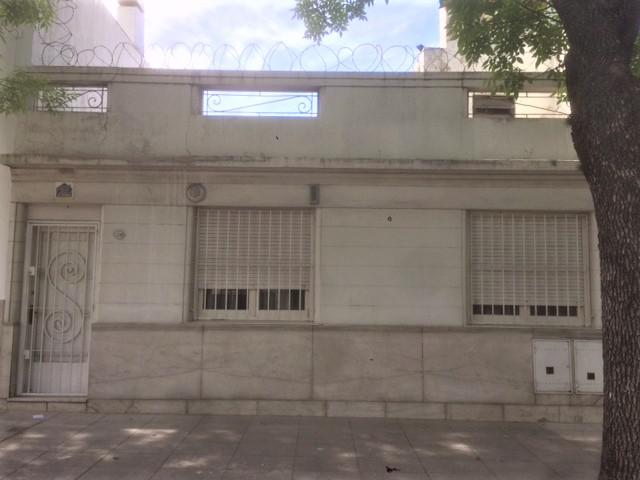 #1549445 | Venta | Casa | Parque Chacabuco (Lex Propiedades S.A)