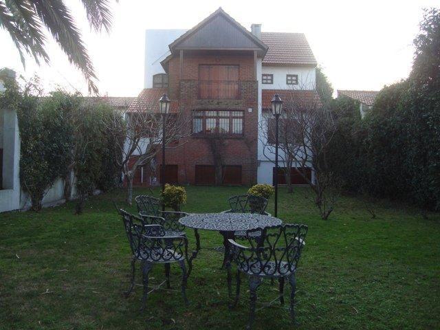 #1710111 | Venta | Casa | Chauvin (Velati Propiedades)