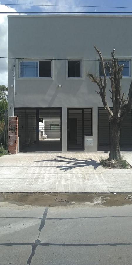 #846251 | Venta | Departamento | Los Hornos (Estudio Yacoub)