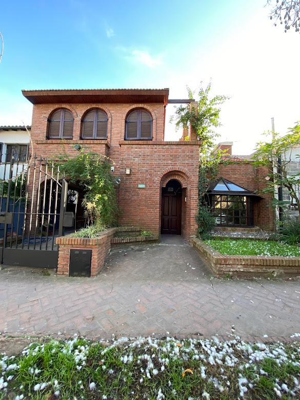 #4255592 | Alquiler | Casa | La Lucila Vias / Libertador (Salaya Romera Propiedades)