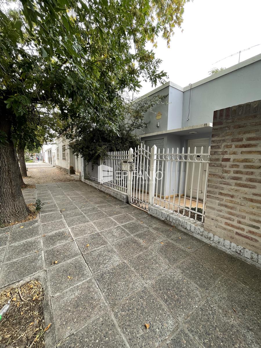 #4986202 | Venta | Casa | General Roca (Inmobiliaria Epifanio)