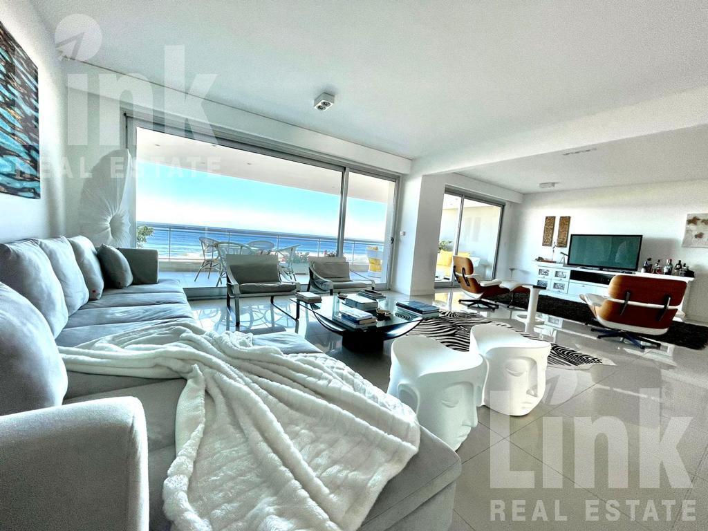 #4574471 | Sale | Apartment | Playa Brava (Link Real State Boutique)