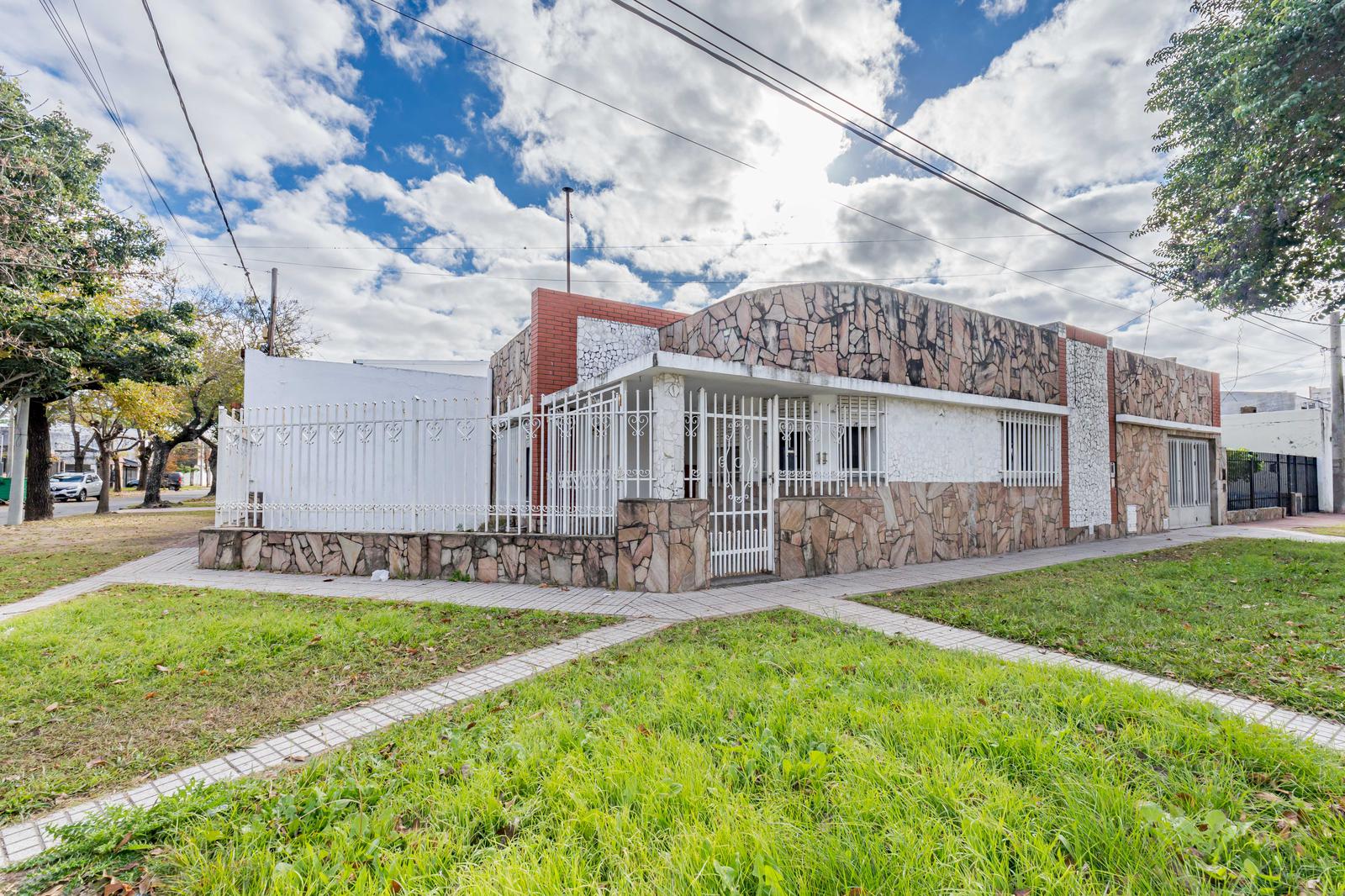 #5172934 | Venta | Casa | Alberdi (Squadra Propiedades)