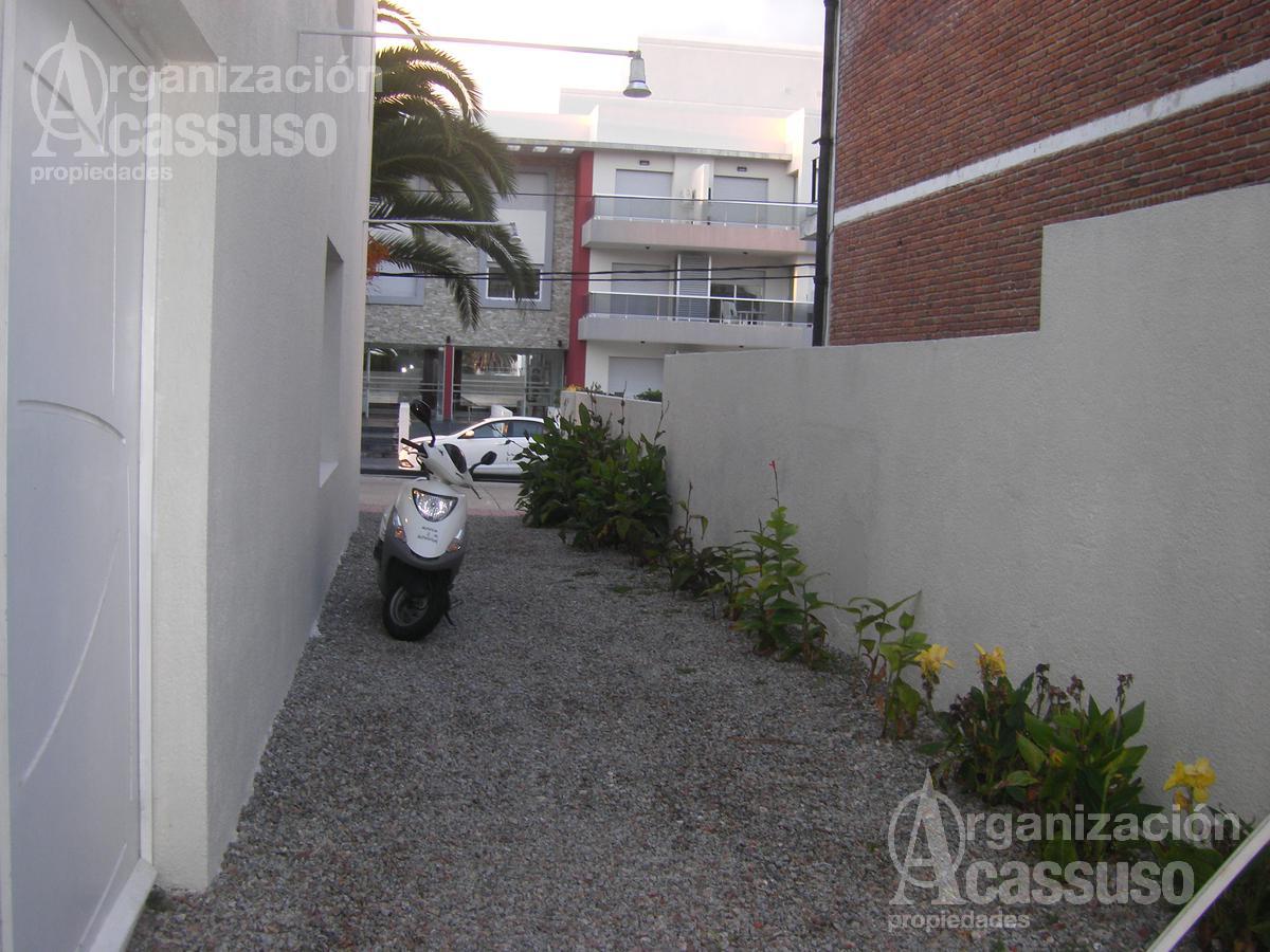 #827414 | Venta | Local | Península (Organización Acassuso - Casa Central)