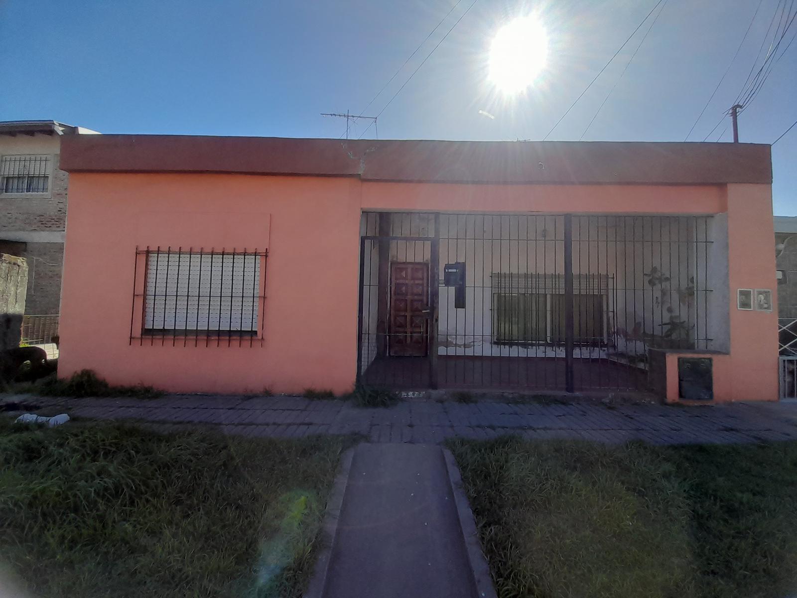 #4705553 | Venta | Casa | Mi Barrio (Luis Esposito Negocios Inmobiliarios)