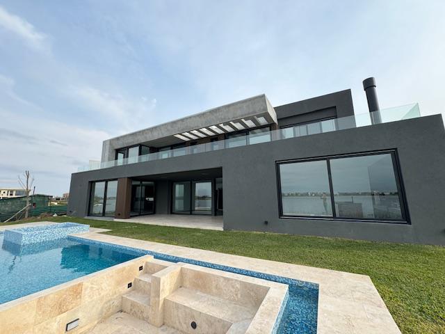 #5253732 | Venta | Casa | Puertos del Lago - Barrio Marinas (RG Montes)