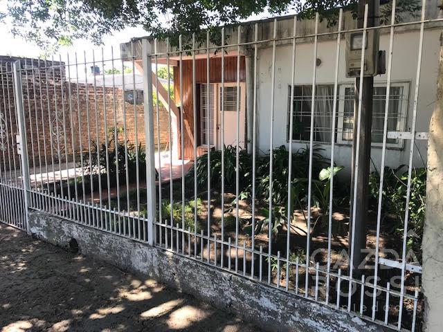 #2376033 | Venta | Casa | Jose Marmol (Gazda Rossi Propiedades)