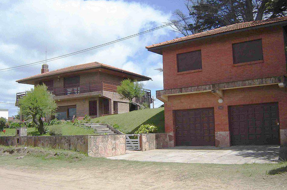 #5007647 | Venta | Casa | Villa Gesell (CW CASTRO CRANWELL & WEISS)