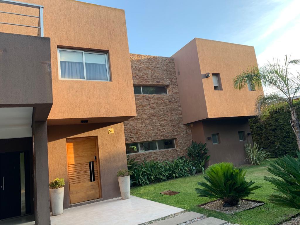 #3958555 | Venta | Casa | Los Puentes (Vega Negocios Inmobiliarios)