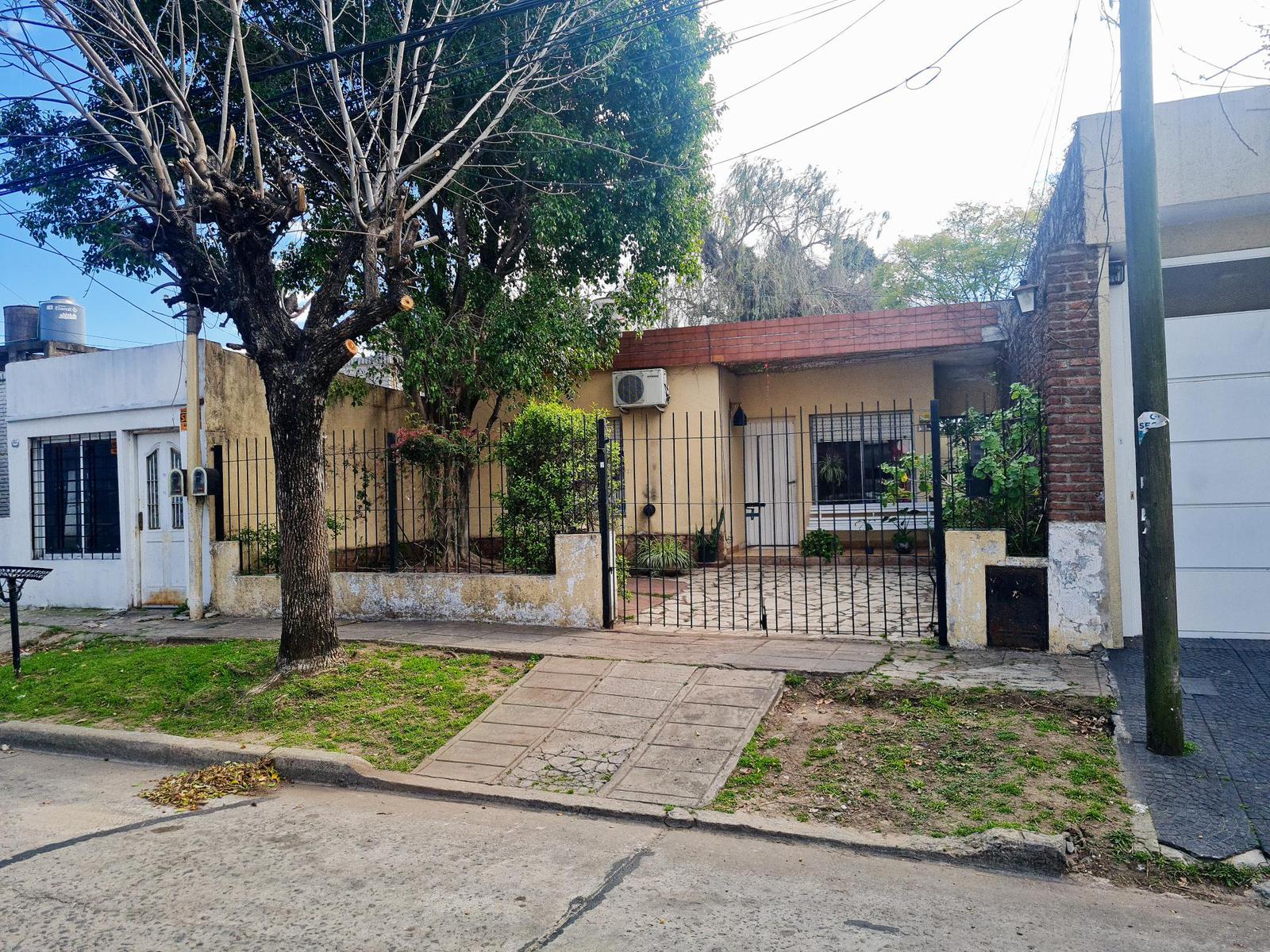 #4558761 | Venta | Casa | Castelar Norte (Luca Colloca)