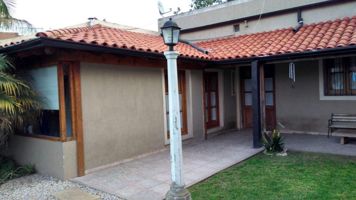 #1310457 | Venta | Casa | Monte Grande (Incontrato Estudio Inmobiliario)