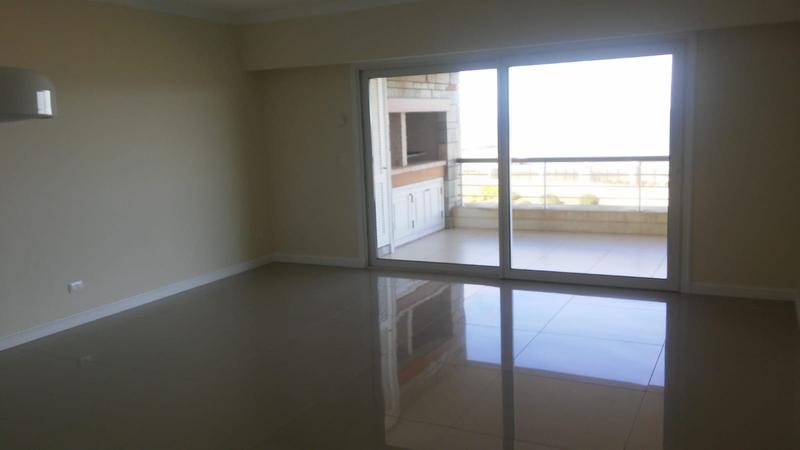 #1700649 | Venta | Departamento | Playa Mansa (Emiliano Pedrozo)