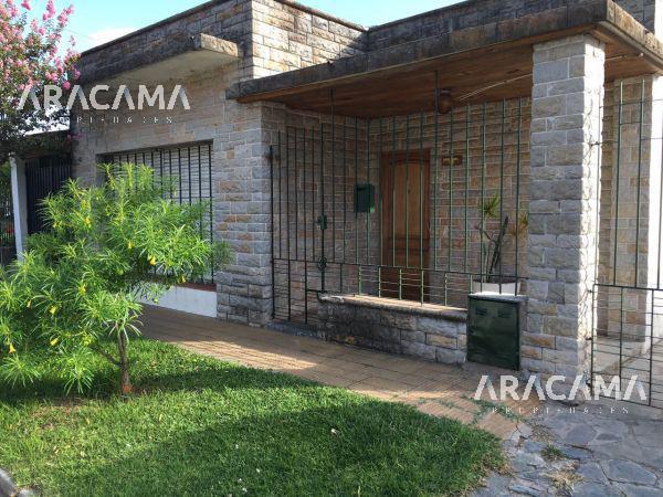 #4930583 | Venta | Casa | Llavallol (Aracama Propiedades)