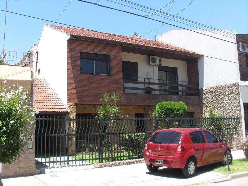 #944794 | Venta | Casa | Ramos Mejia (Estudio A. Maggio Propiedades)