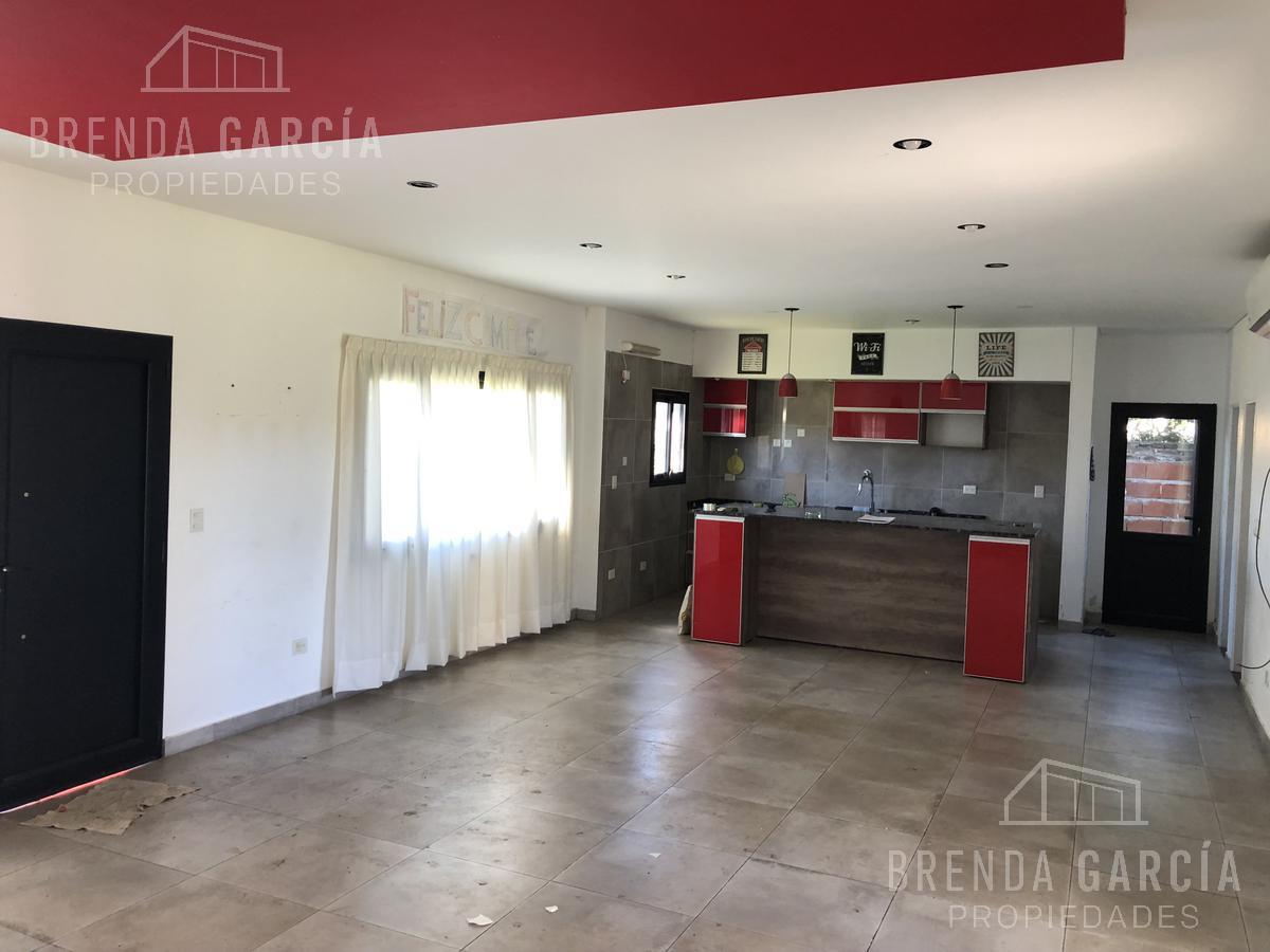 #2233102 | Venta | Casa | Colon (Brenda García Propiedades)