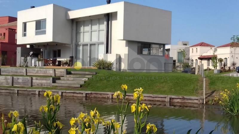 #1126858 | Venta | Casa | Nuevo Quilmes (Goldoni Propiedades )