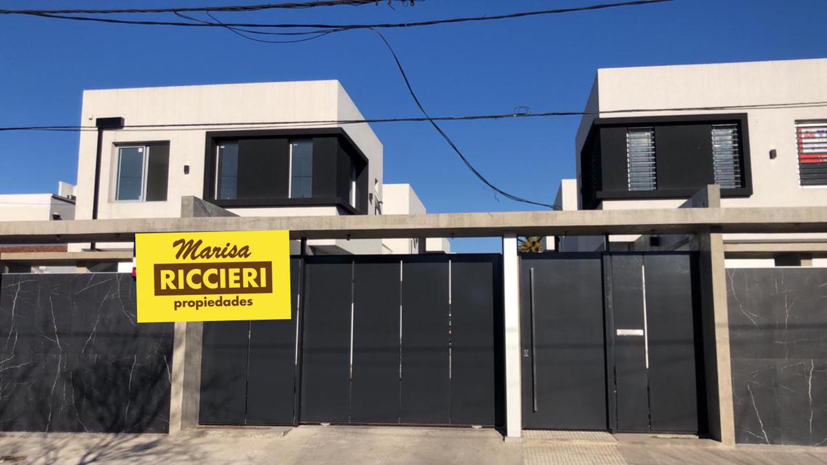 #862602 | Venta | Departamento | Adrogue (Marisa Riccieri Propiedades)