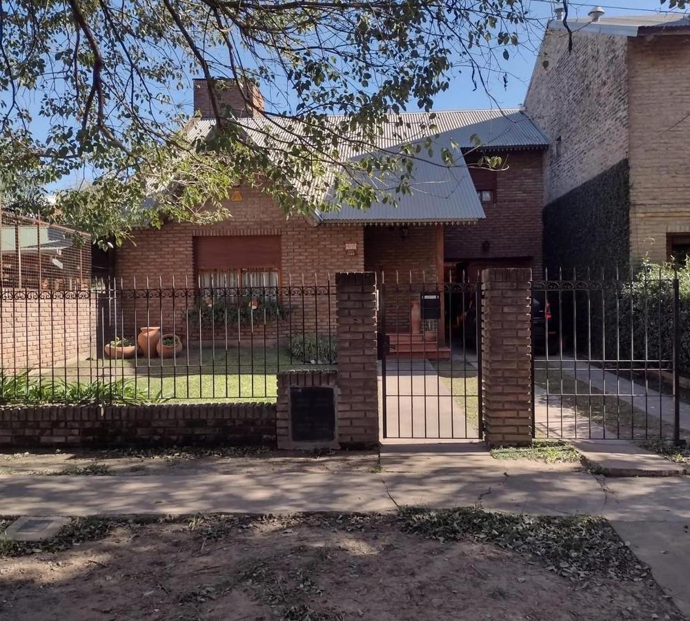 #4821484 | Venta | Casa | Funes (Olivella & Asociados)