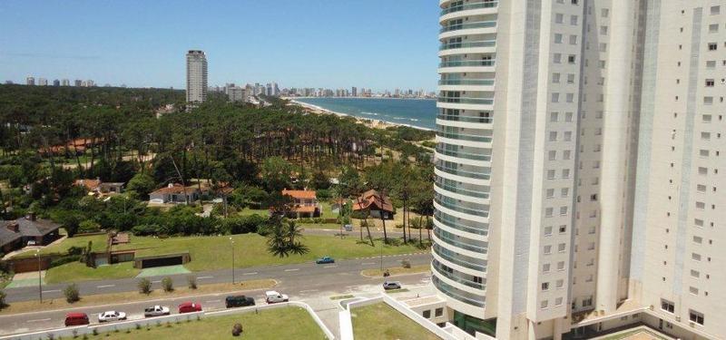 #222030 | Venta | Departamento | Playa Mansa (Link Real State Boutique)