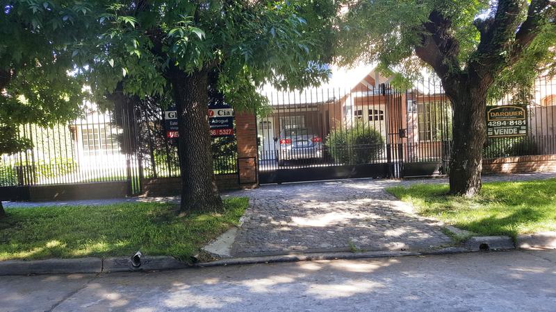 #654617 | Venta | Casa | Almirante Brown (Giorgis Y Cía)