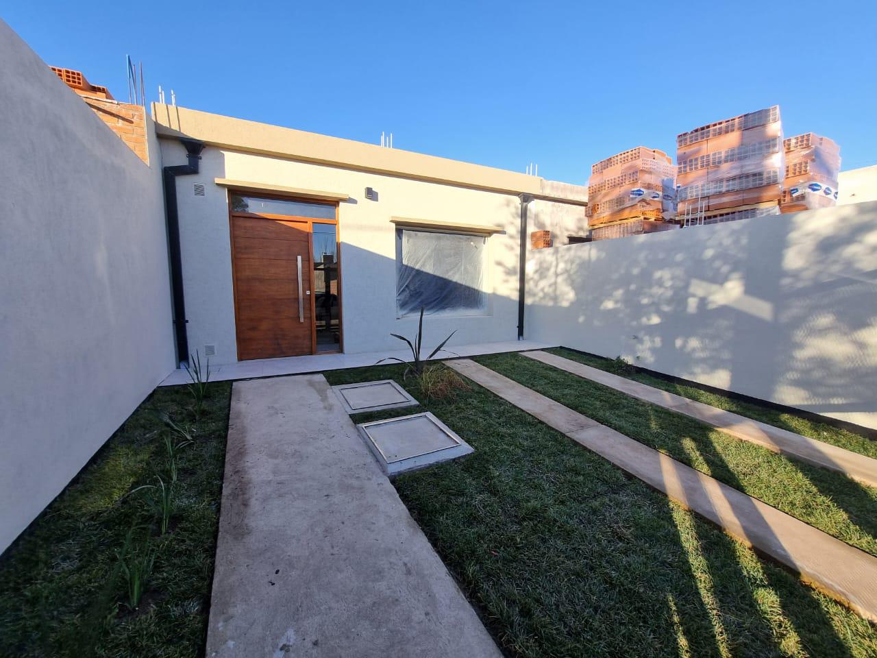 #4384978 | Venta | Casa | Centenario (Sierra Propiedades)