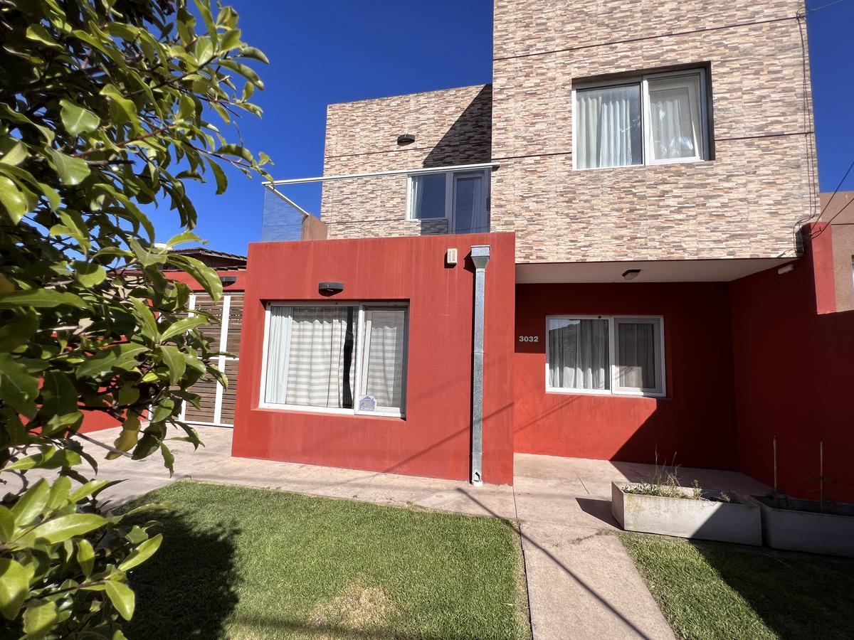 #3321332 | Venta | Casa | Cerrito (Melina Calvari Propiedades)