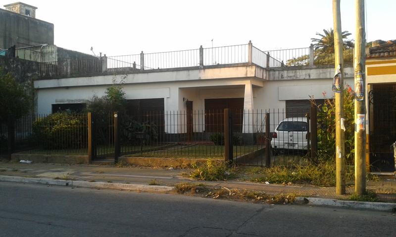 #233432 | Venta | Casa | Valentin Alsina (Roberto Abraham Propiedades)