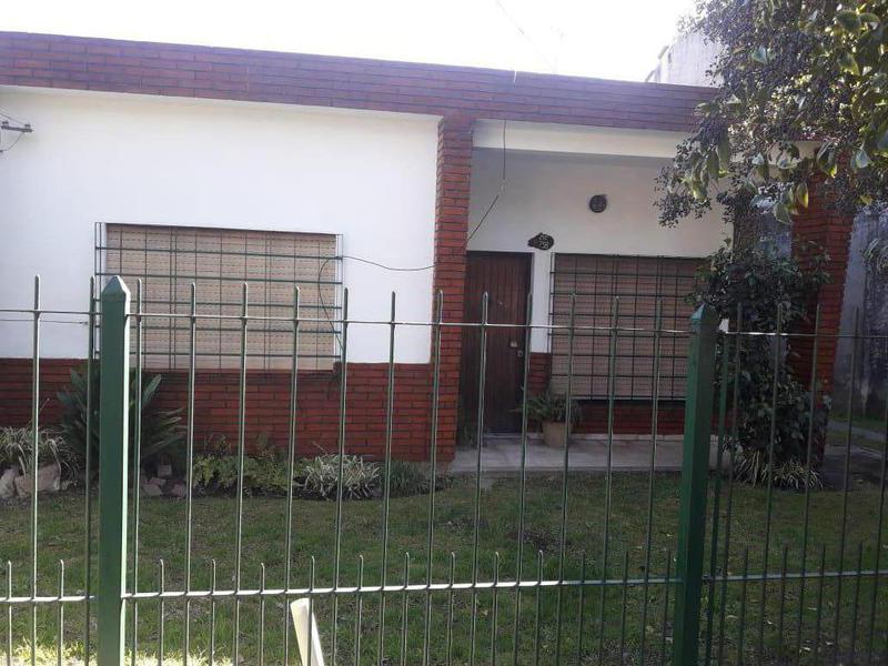 #2221801 | Venta | Casa | Berazategui (SILVIA NUÑEZ Propiedades)