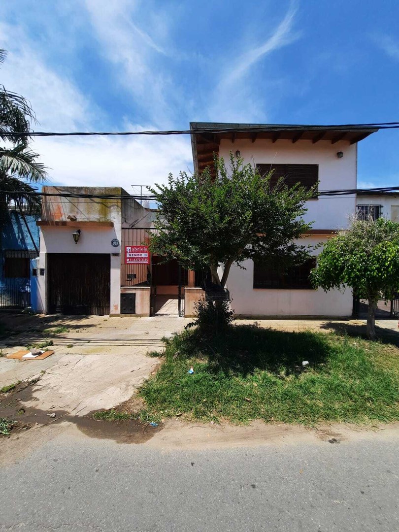 #5468836 | Venta | Casa | Berazategui (Abriola propiedades)