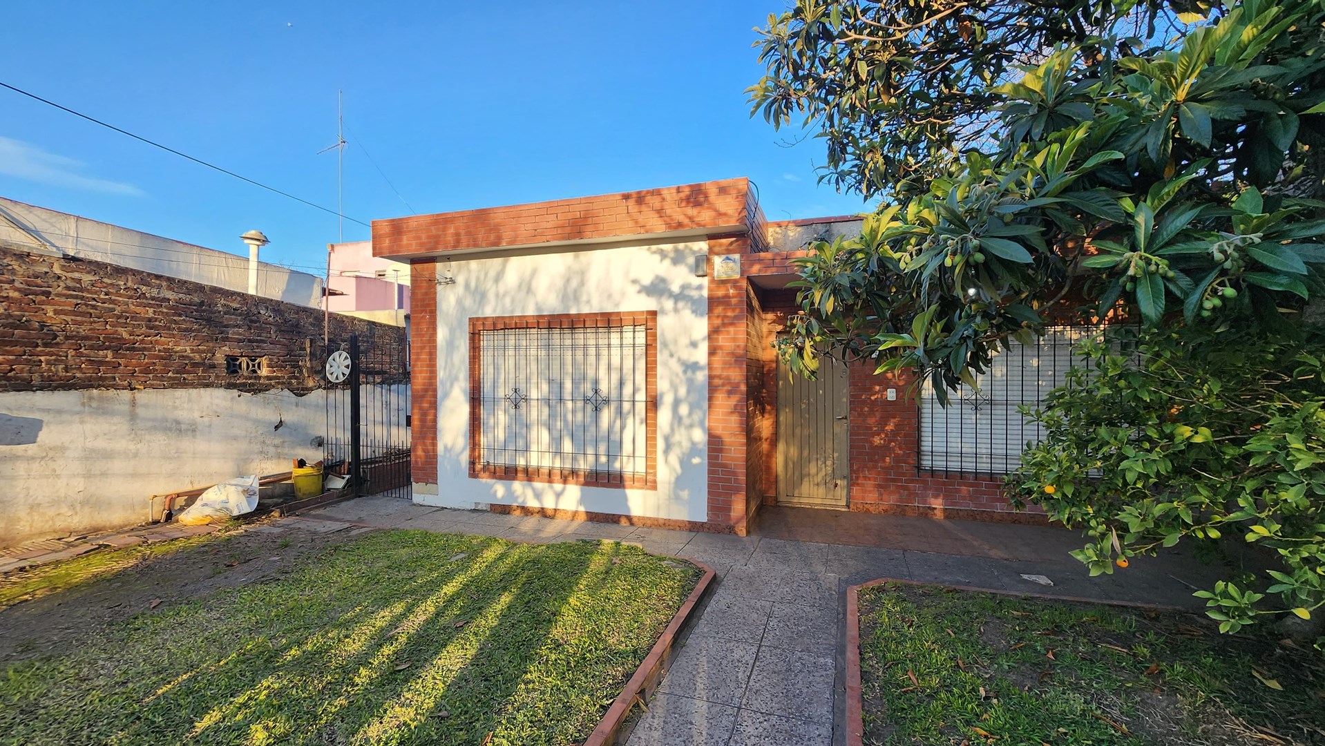 #5371938 | Rental | House | Libertad (Castro Bienes Raices)