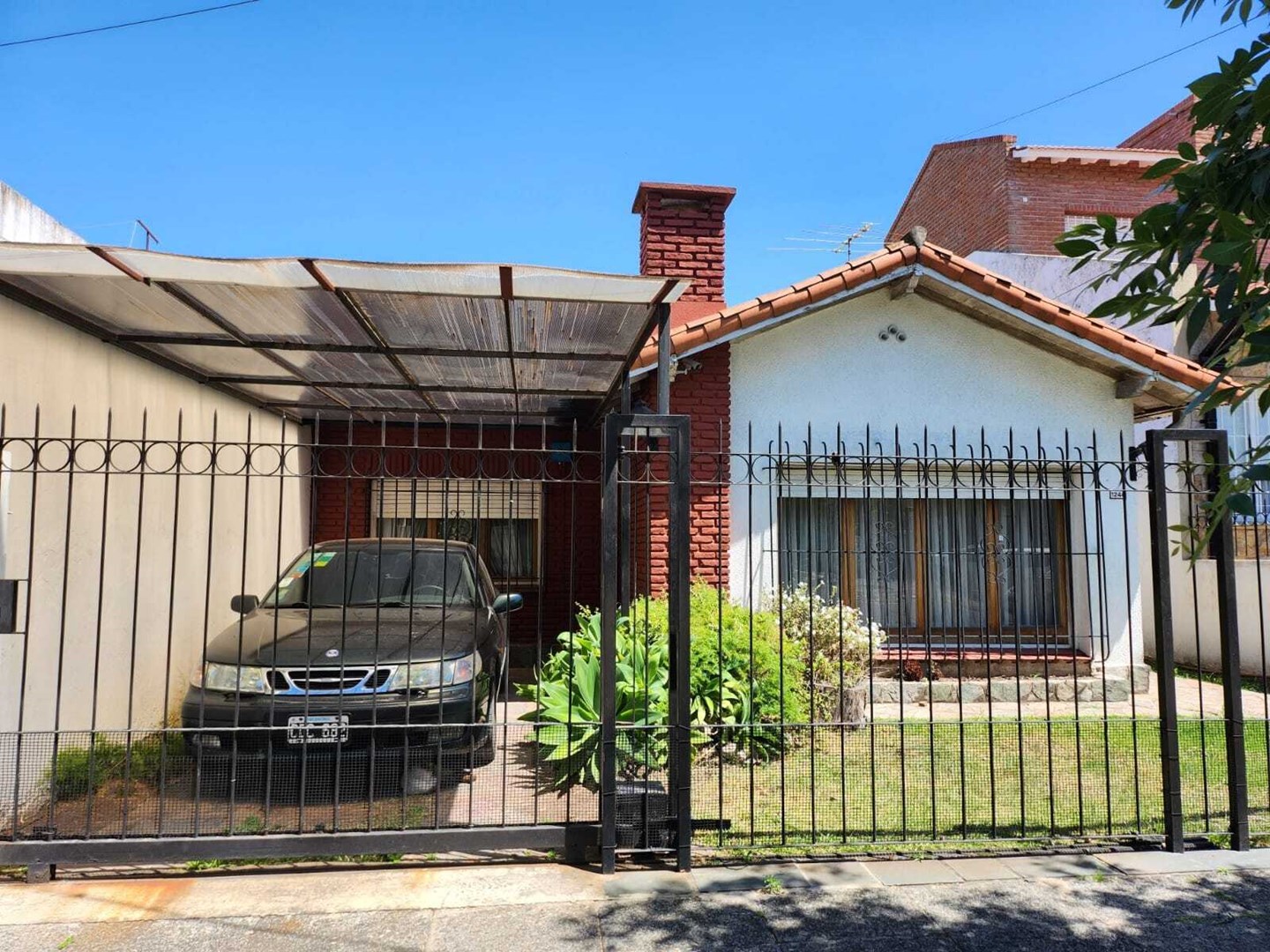 #3232671 | Venta | Casa | Castelar (Carolina Amato Propiedades)