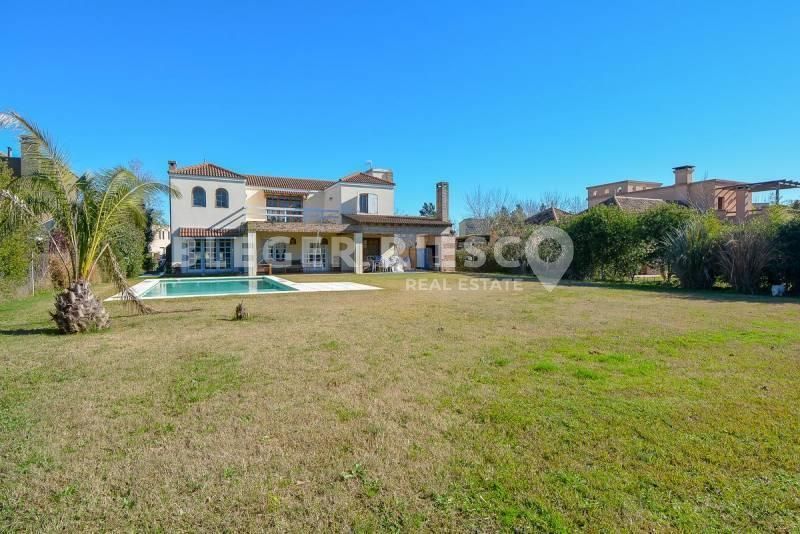 #1362381 | Venta | Casa | Santa Catalina (Bleger-Riesco Real State)