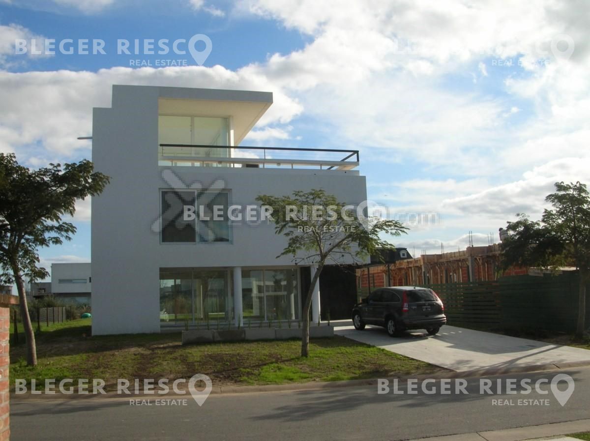 #1624658 | Alquiler | Casa | Los Lagos (Bleger-Riesco Real State)