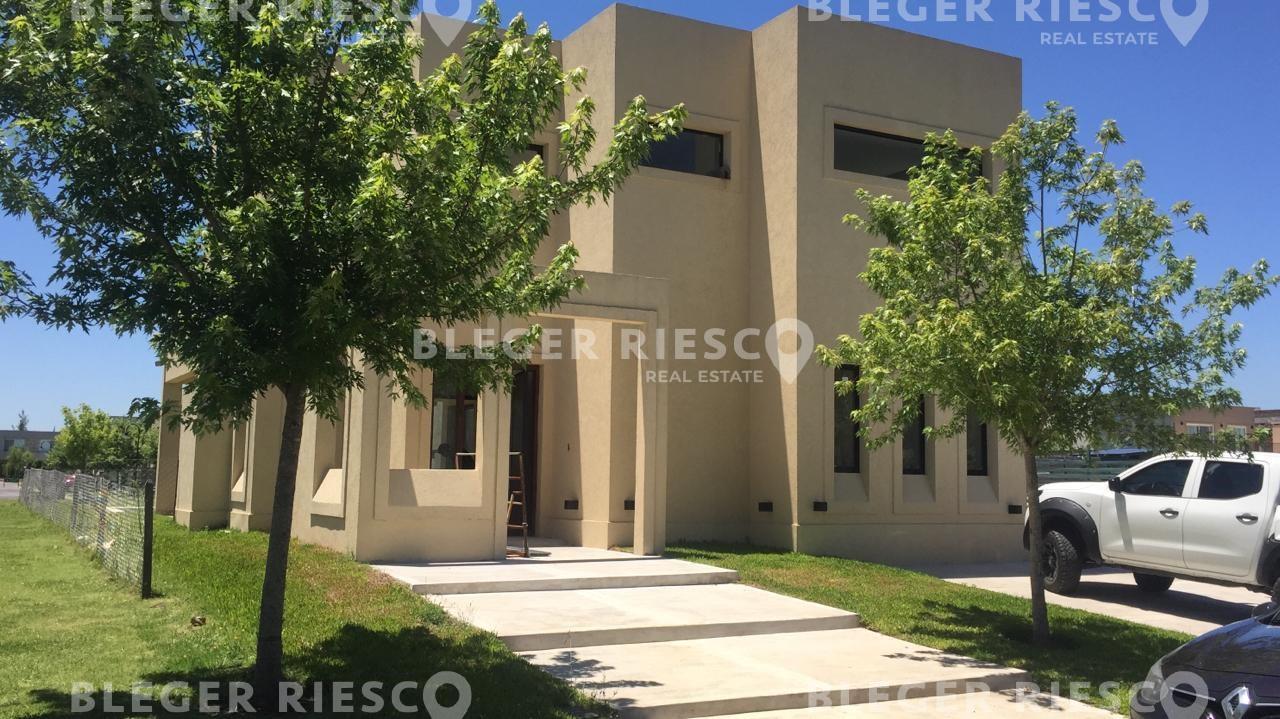 #1682577 | Sale | House | Las Tipas (Bleger-Riesco Real State)