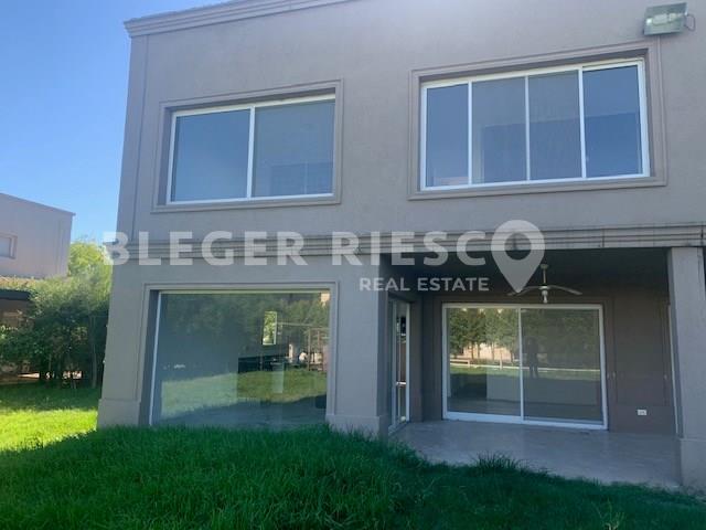 #5039604 | Rental | House | Talar Del Lago (Bleger-Riesco Real State)