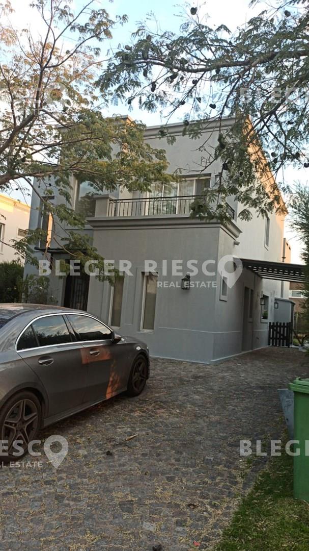 #2253345 | Alquiler | Casa | Los Lagos (Bleger-Riesco Real State)