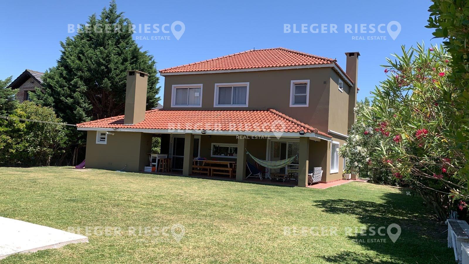 #5384778 | Venta | Casa | Santa Catalina (Bleger-Riesco Real State)