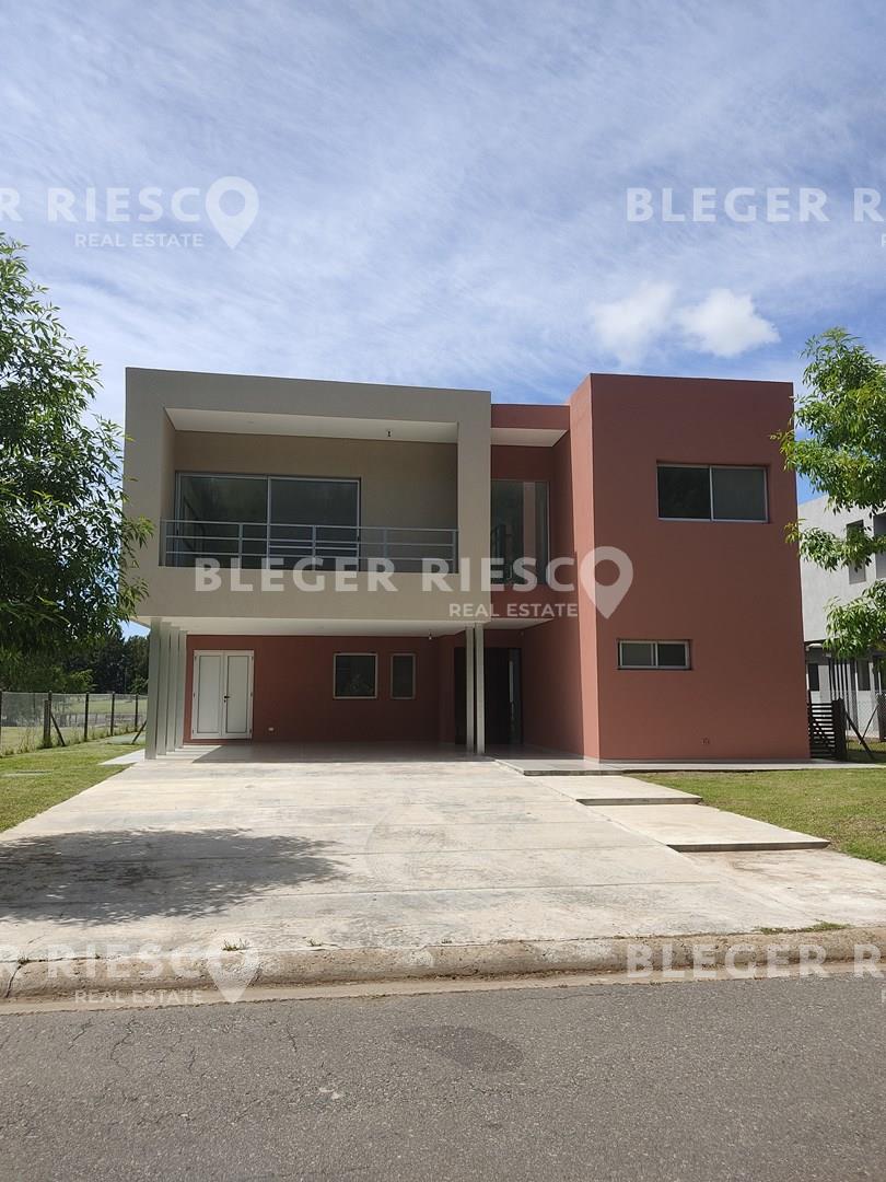 #2410803 | Sale | House | Barrio San Juan (Bleger-Riesco Real State)