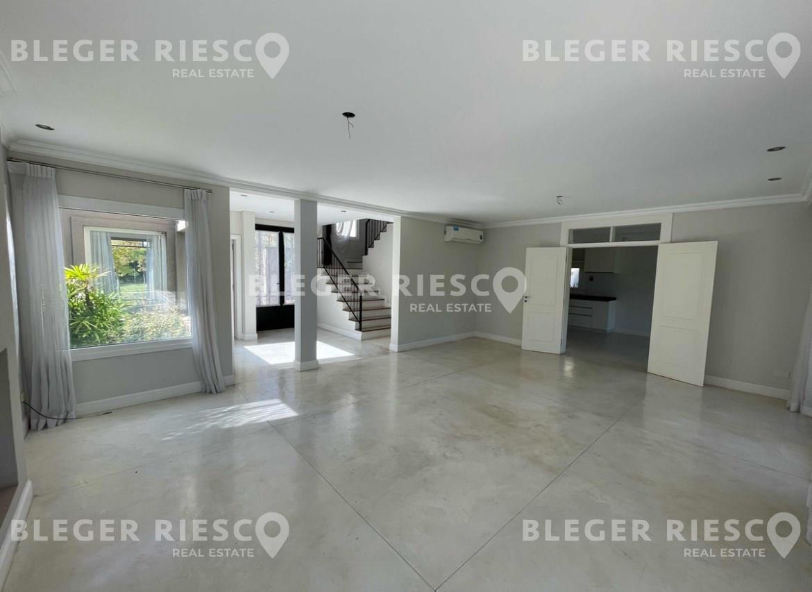 #5078623 | Alquiler | Casa | Los Lagos (Bleger-Riesco Real State)