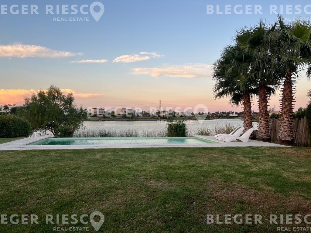 #5282798 | Alquiler | Casa | San Benito (Bleger-Riesco Real State)