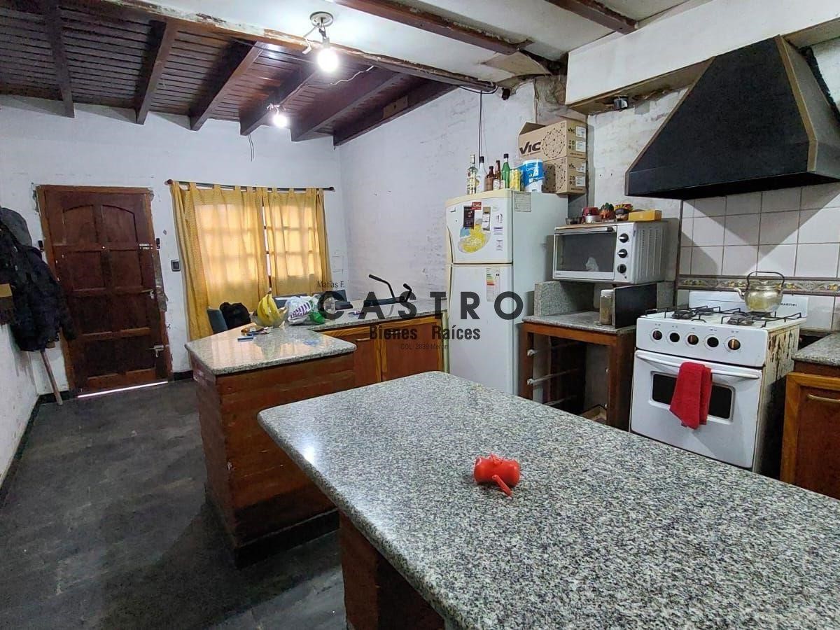 #4374009 | Sale | House | Libertad (Castro Bienes Raices)