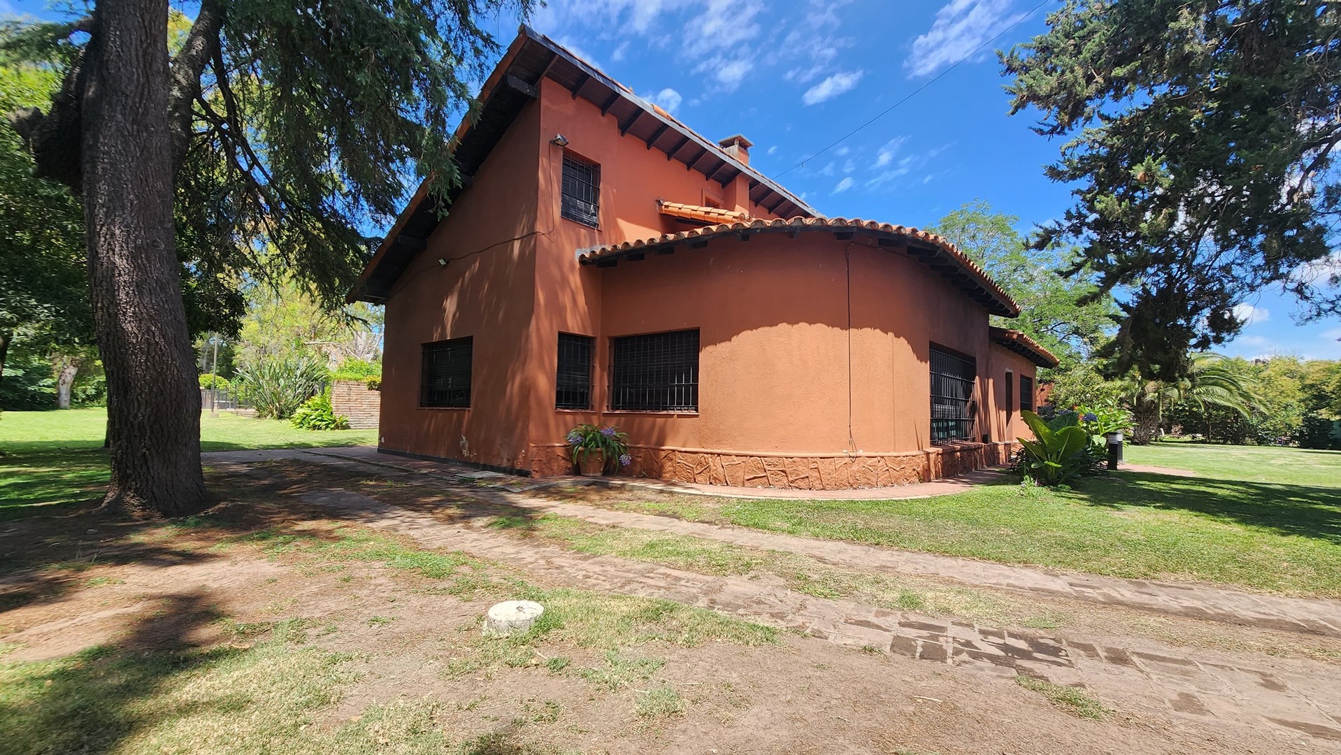 #4854009 | Venta | Casa | Libertad (Castro Bienes Raices)