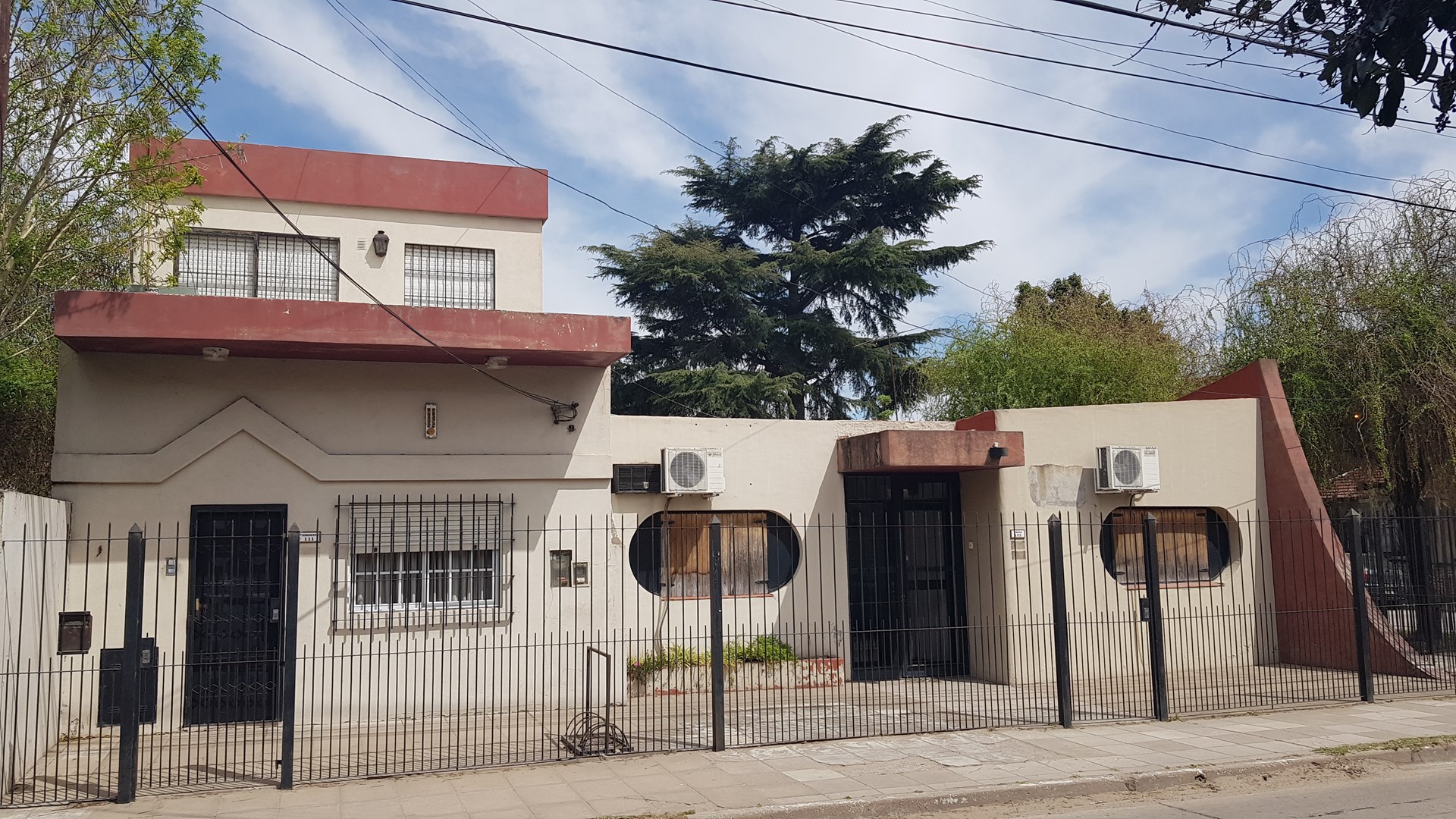 #5372563 | Sale | House | Libertad (Castro Bienes Raices)