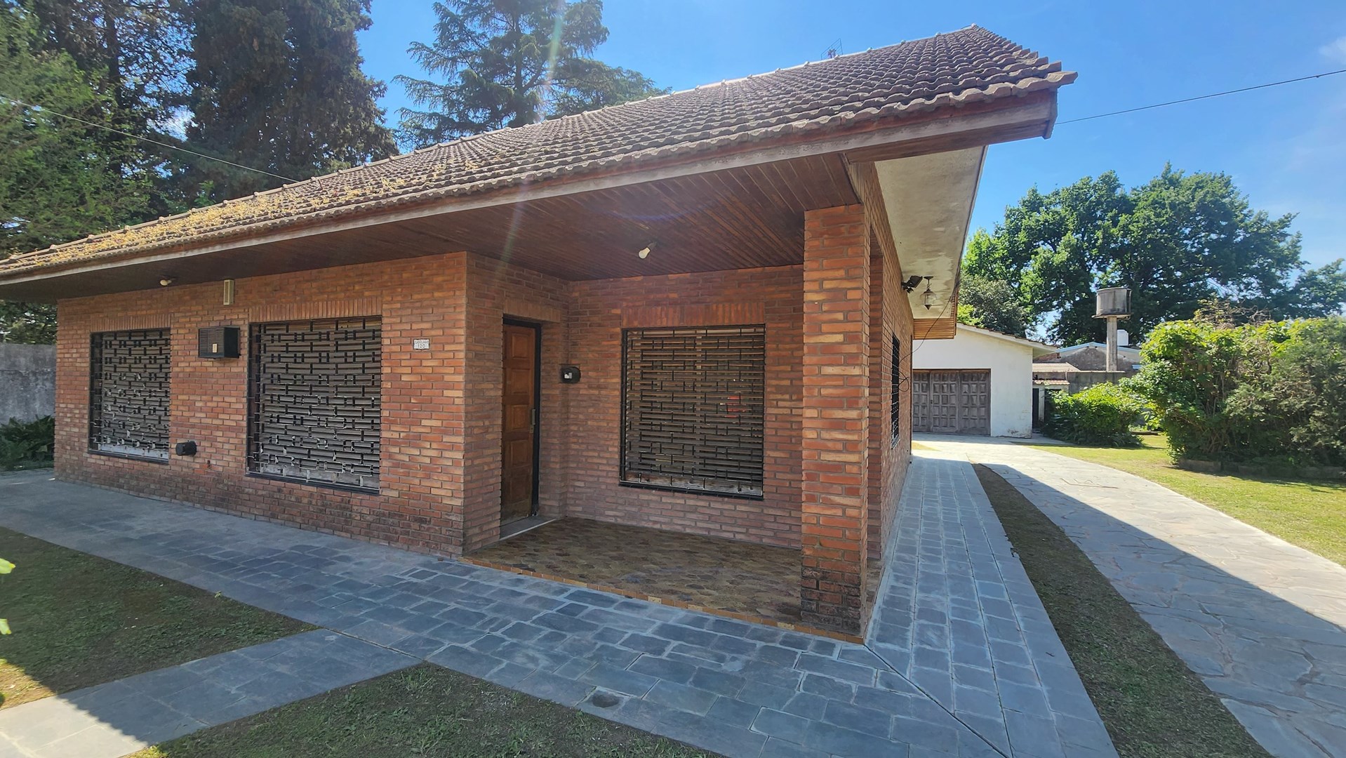 #5400077 | Venta | Casa | Libertad (Castro Bienes Raices)