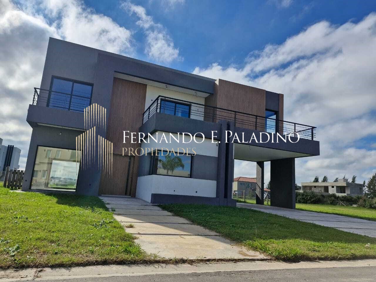 #5072698 | Sale | House | El Jaguel (Fernando E. Paladino Propiedades)