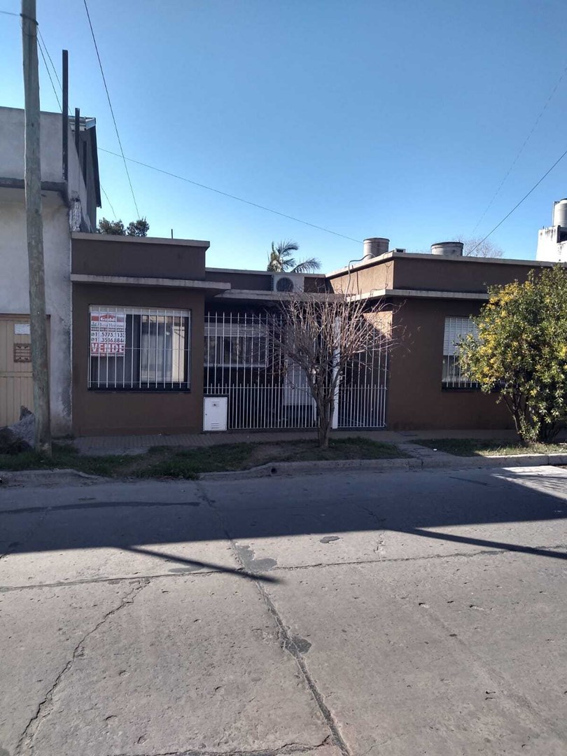 #3398684 | Venta | Casa | Quilmes (Negocios Inmobiliarios Hermosi-Gaddi)