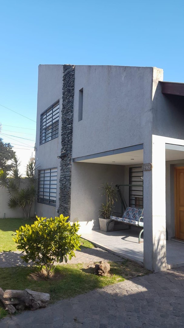 #5486280 | Venta | Casa | Troncos Del Talar (Hugo Papucci Propiedades)