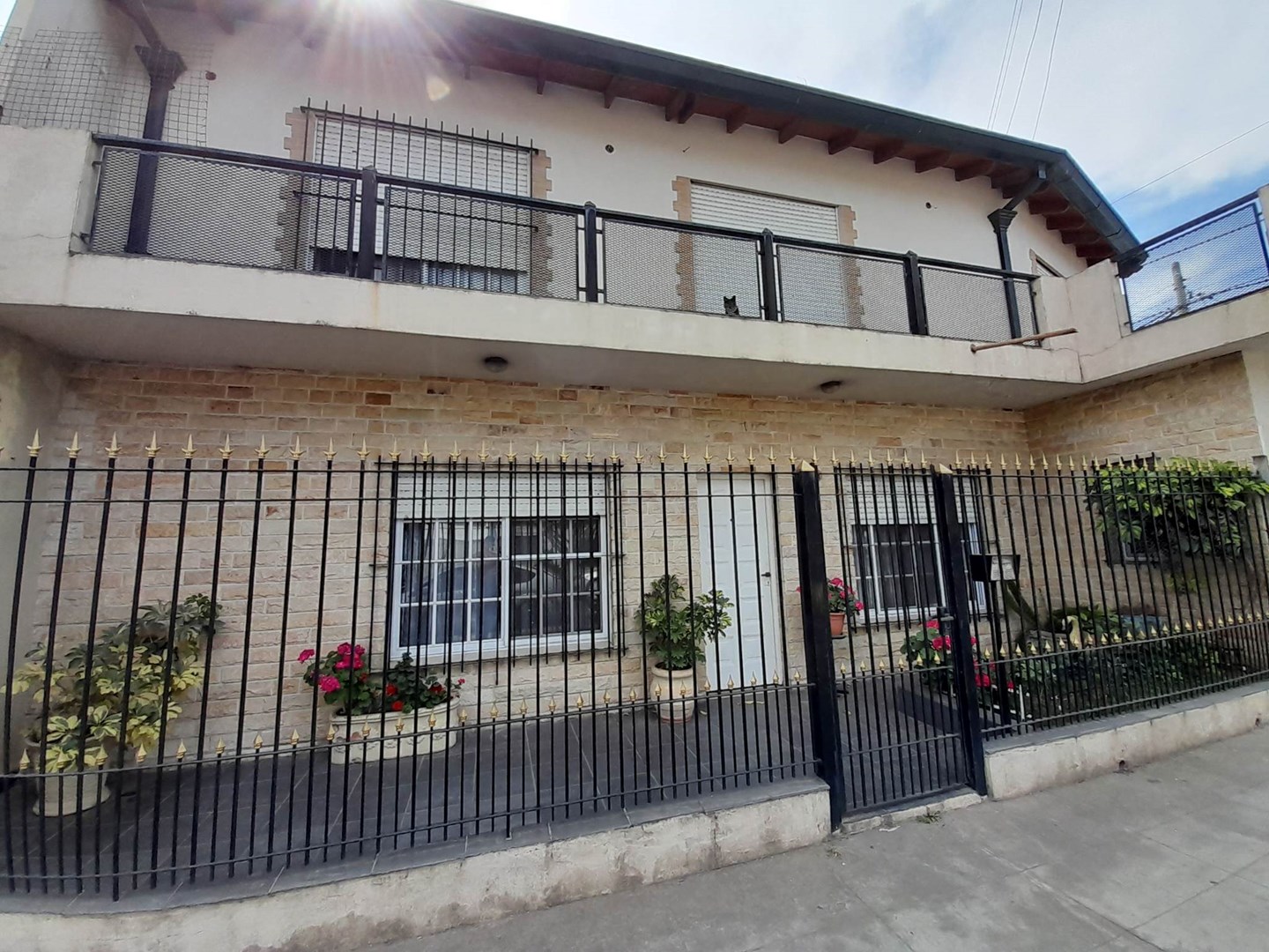 #3373553 | Sale | House | 9 De Abril (Juan Gonzalez Inmobiliaria)